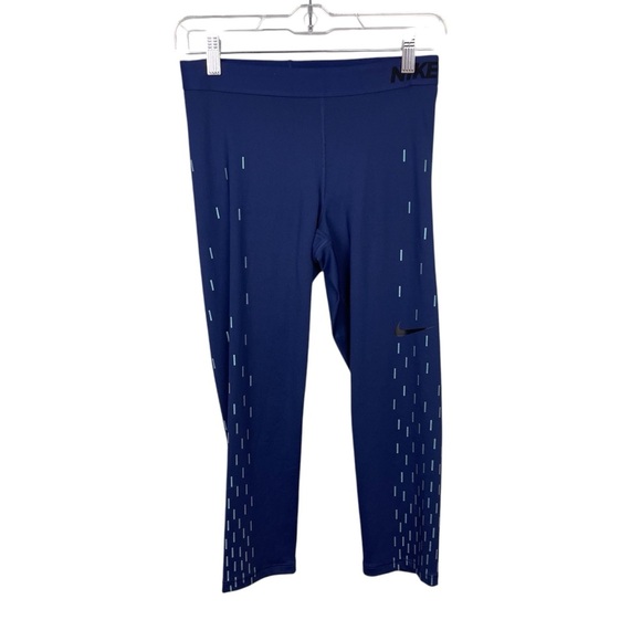 Nike Pro Linear Rain Reflective Printed Capri Leggings - Picture 2 of 7